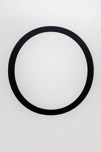 black round frame on white surface browser error redirect loop.jpg