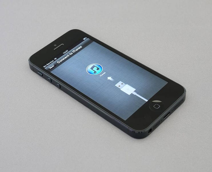 turned on iphone 5 mobile app screen capcut interface app settings.jpg