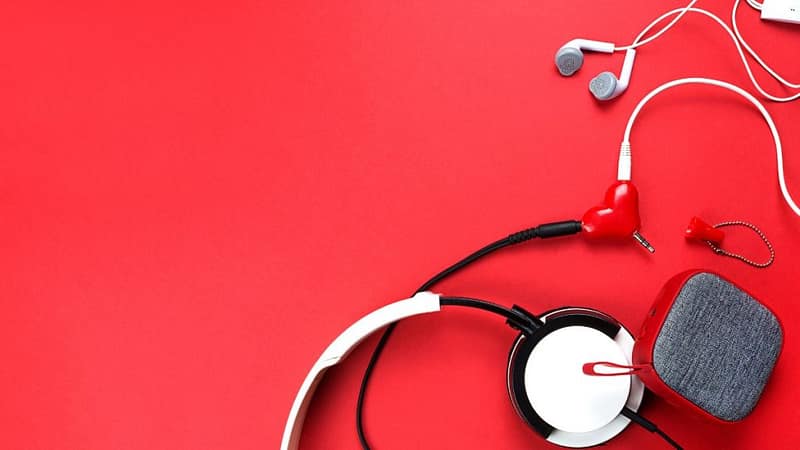 what is a headphone splitter 1 1024x576.jpg